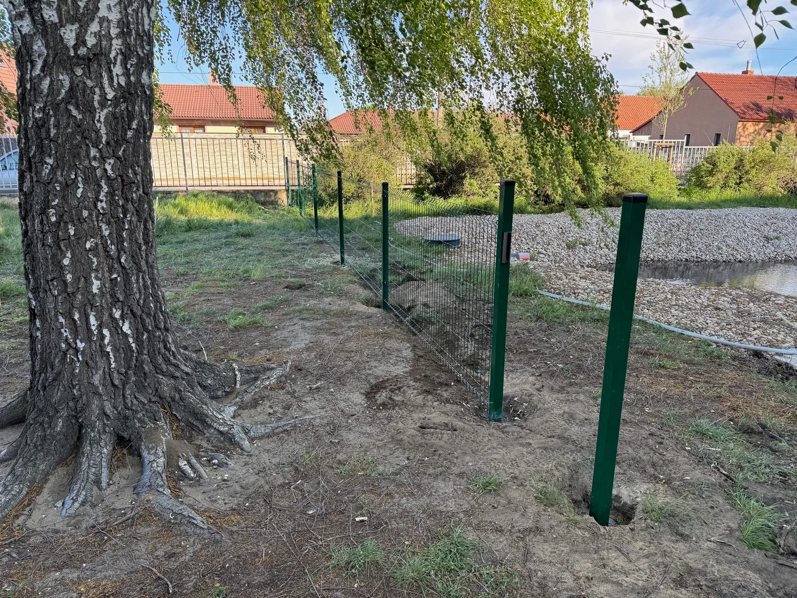 Osadenie modulárneho plotu Jakubov